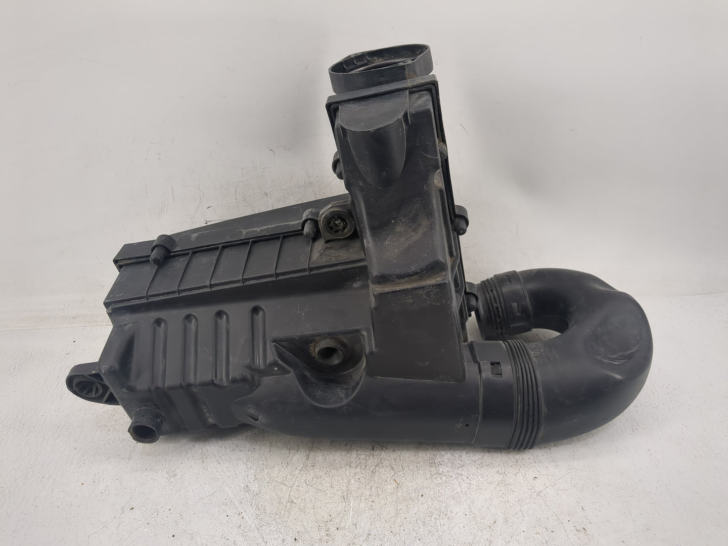 2009-2018 Volkswagen Tiguan Air Cleaner Intake-duct Hose Tube - Oemusedautoparts1.com