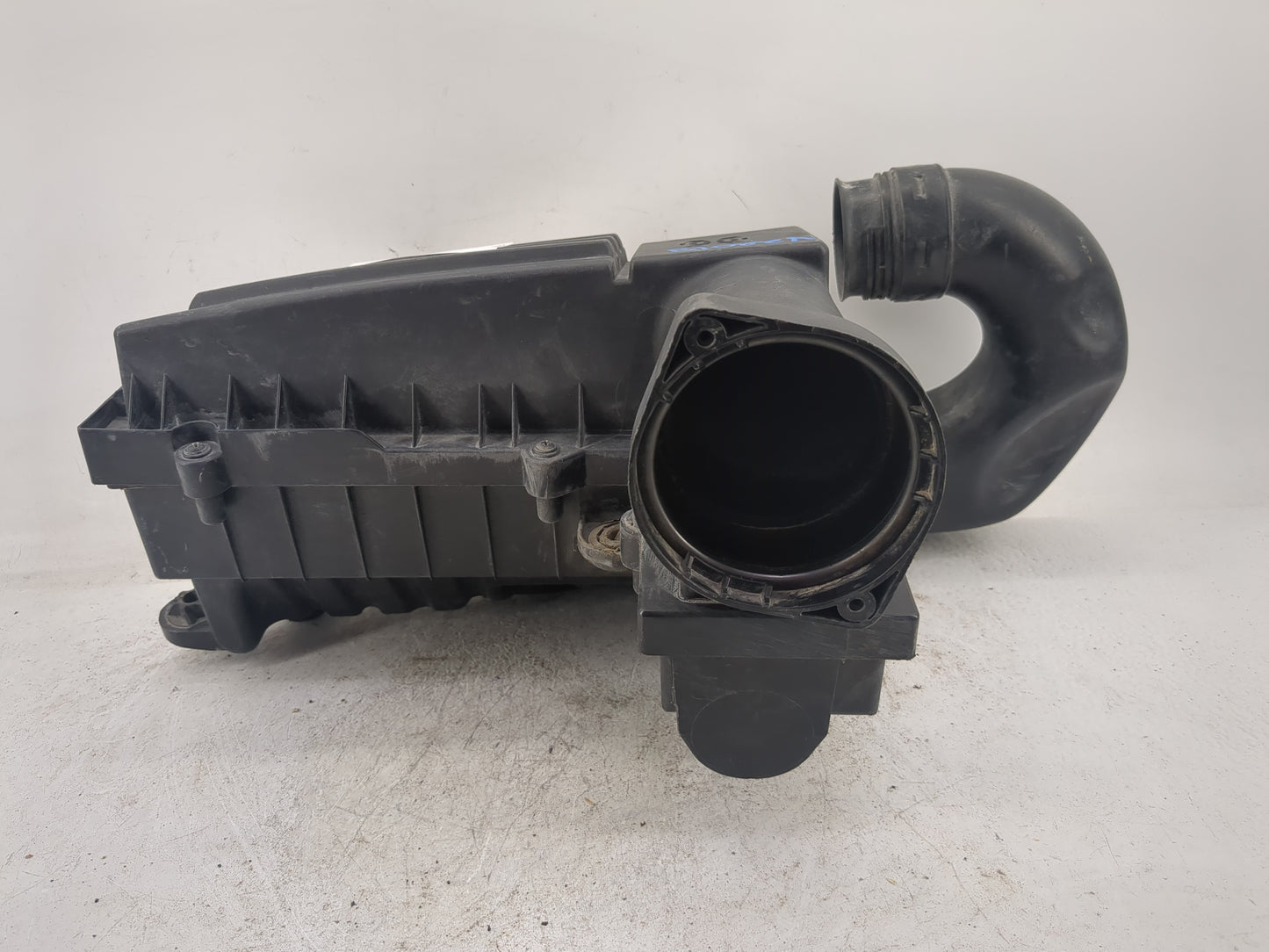 2009-2018 Volkswagen Tiguan Air Cleaner Intake-duct Hose Tube - Oemusedautoparts1.com