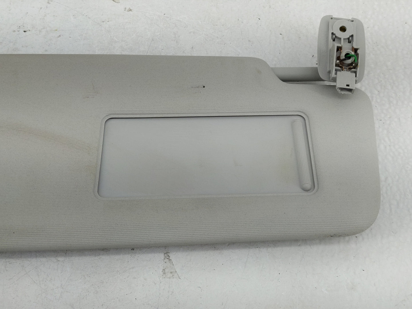 2009-2018 Volkswagen Tiguan Sun Visor Shade Replacement Passenger Right Mirror Fits OEM Used Auto Parts - Oemusedautoparts1.