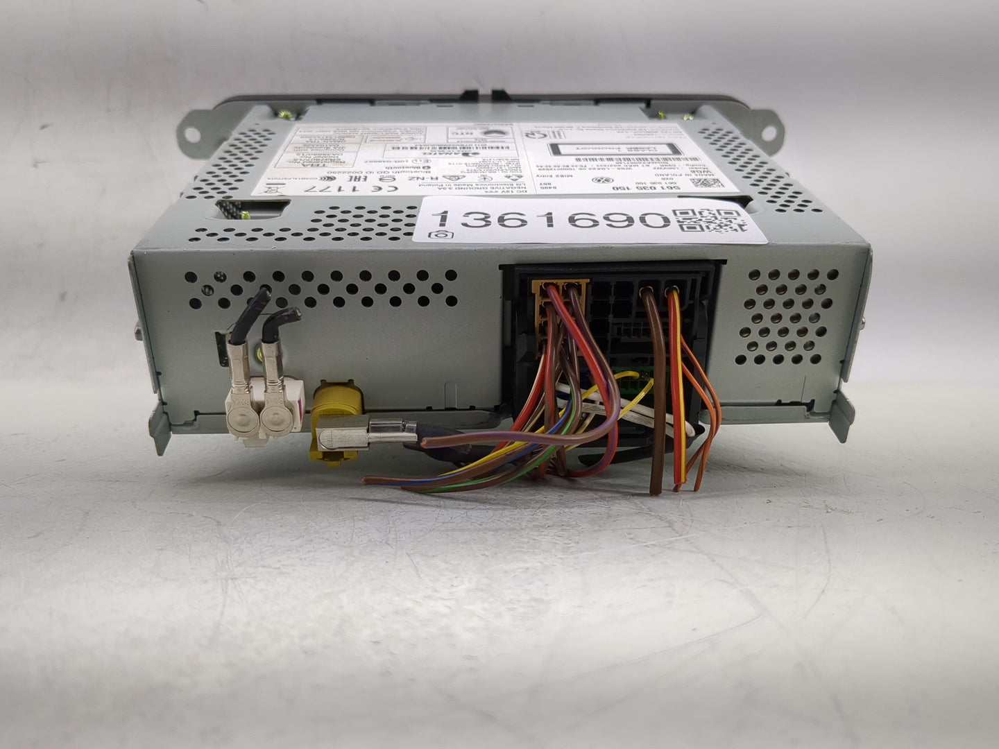 2016 Volkswagen Tiguan Radio AM FM Cd Player Receiver Replacement P/N:561 035 150 Fits Fits 2013 2014 2015 2017 OEM Used Aut