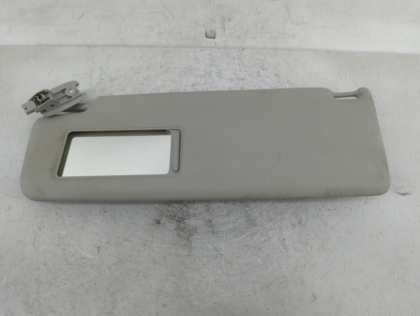 2009-2018 Volkswagen Tiguan Sun Visor Shade Replacement Driver Left Mirror Fits OEM Used Auto Parts - Oemusedautoparts1.com