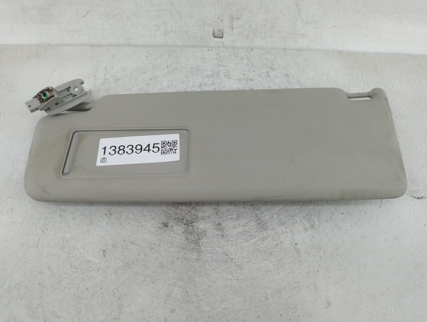 2009-2018 Volkswagen Tiguan Sun Visor Shade Replacement Driver Left Mirror Fits OEM Used Auto Parts - Oemusedautoparts1.com