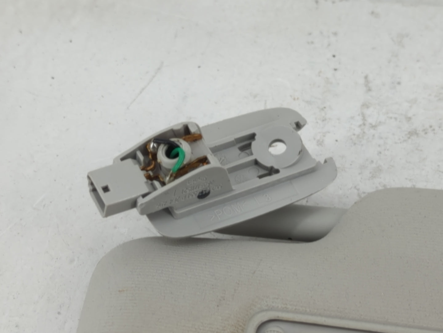 2009-2018 Volkswagen Tiguan Sun Visor Shade Replacement Driver Left Mirror Fits OEM Used Auto Parts - Oemusedautoparts1.com