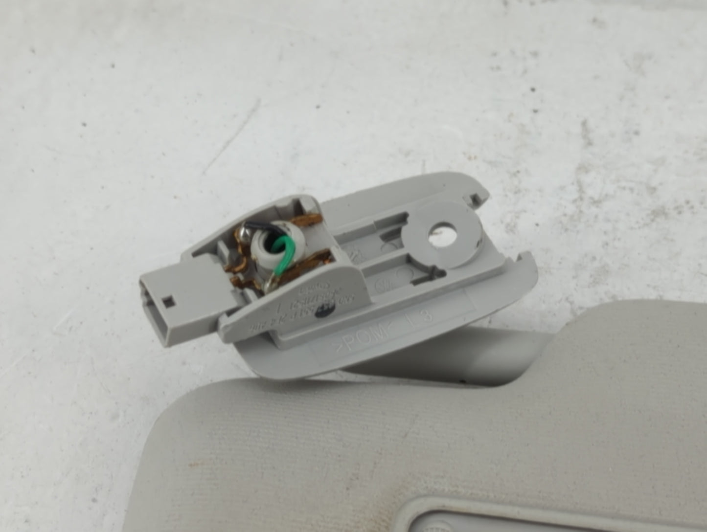 2009-2018 Volkswagen Tiguan Sun Visor Shade Replacement Driver Left Mirror Fits OEM Used Auto Parts - Oemusedautoparts1.com