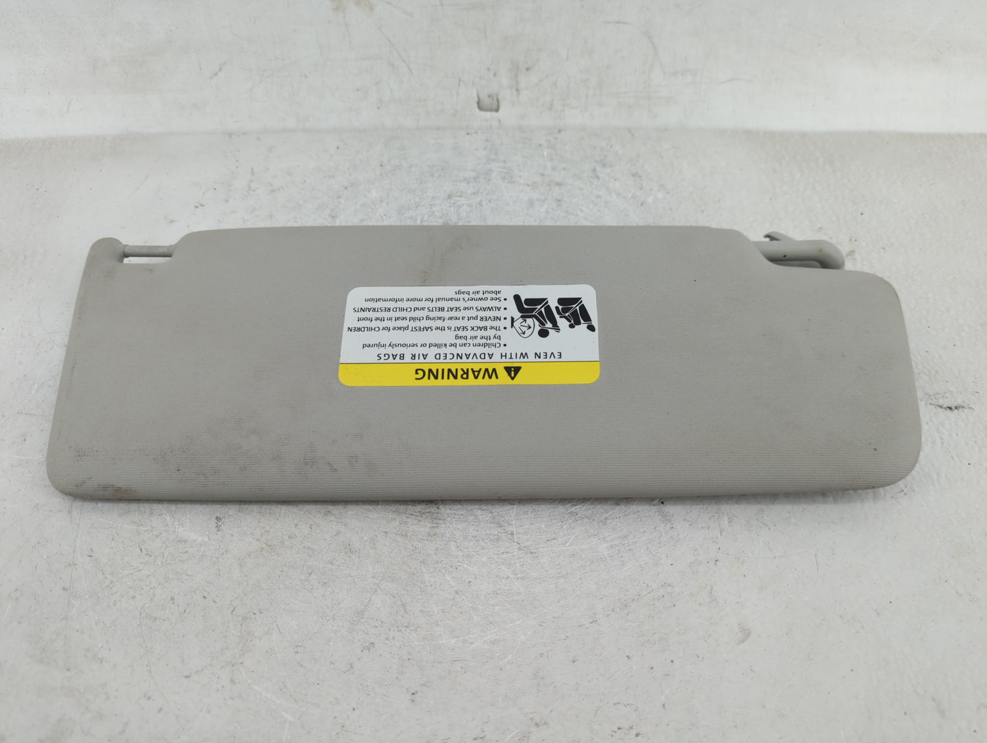 2009-2018 Volkswagen Tiguan Sun Visor Shade Replacement Driver Left Mirror Fits OEM Used Auto Parts - Oemusedautoparts1.com