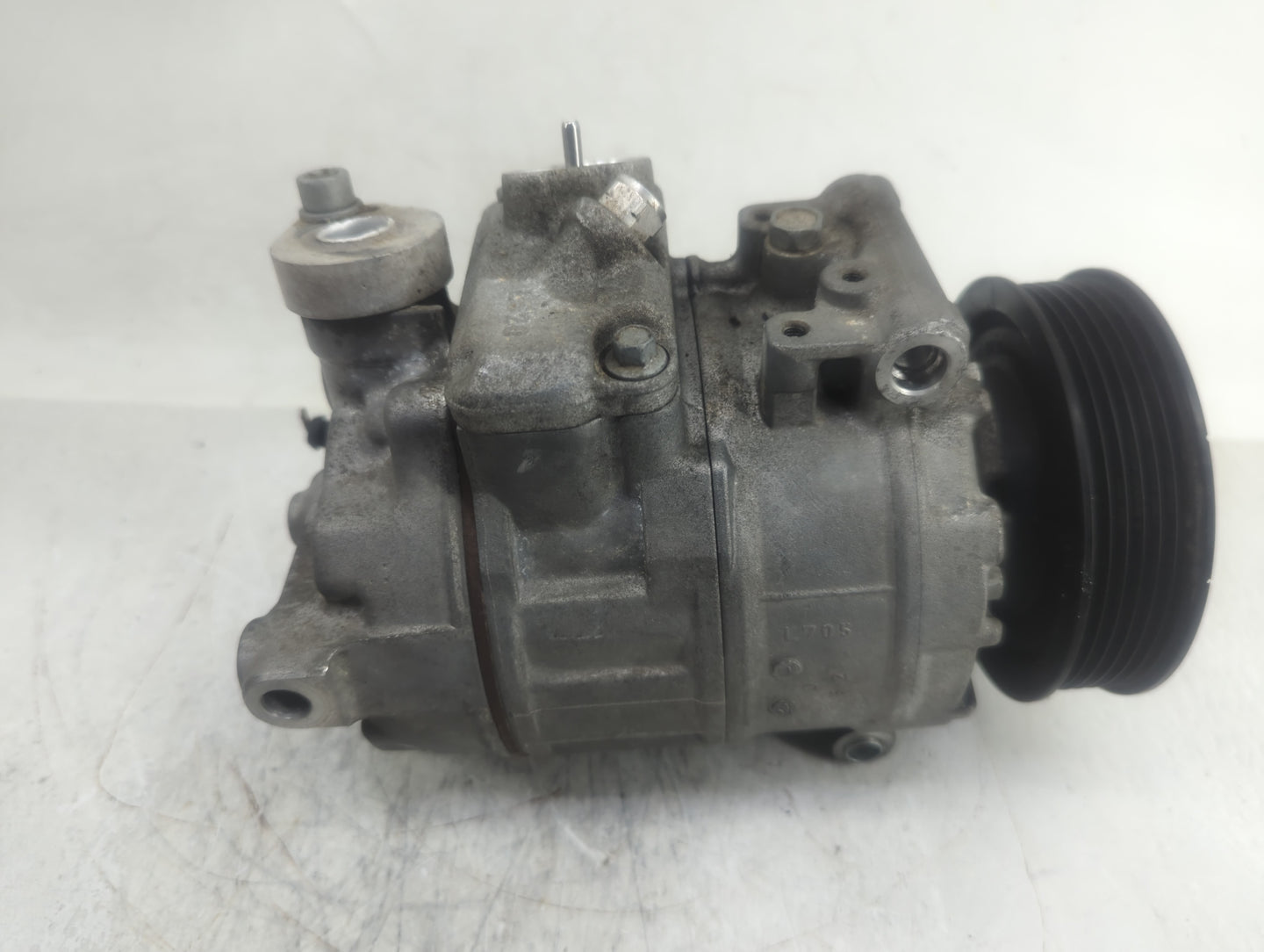 2014-2018 Volkswagen Tiguan Air Conditioning A/c Ac Compressor Oem - Oemusedautoparts1.com