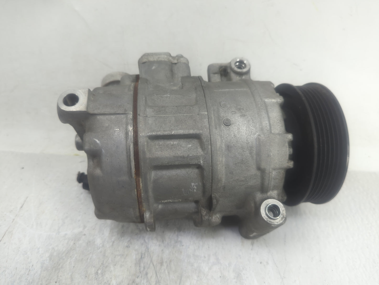 2014-2018 Volkswagen Tiguan Air Conditioning A/c Ac Compressor Oem - Oemusedautoparts1.com