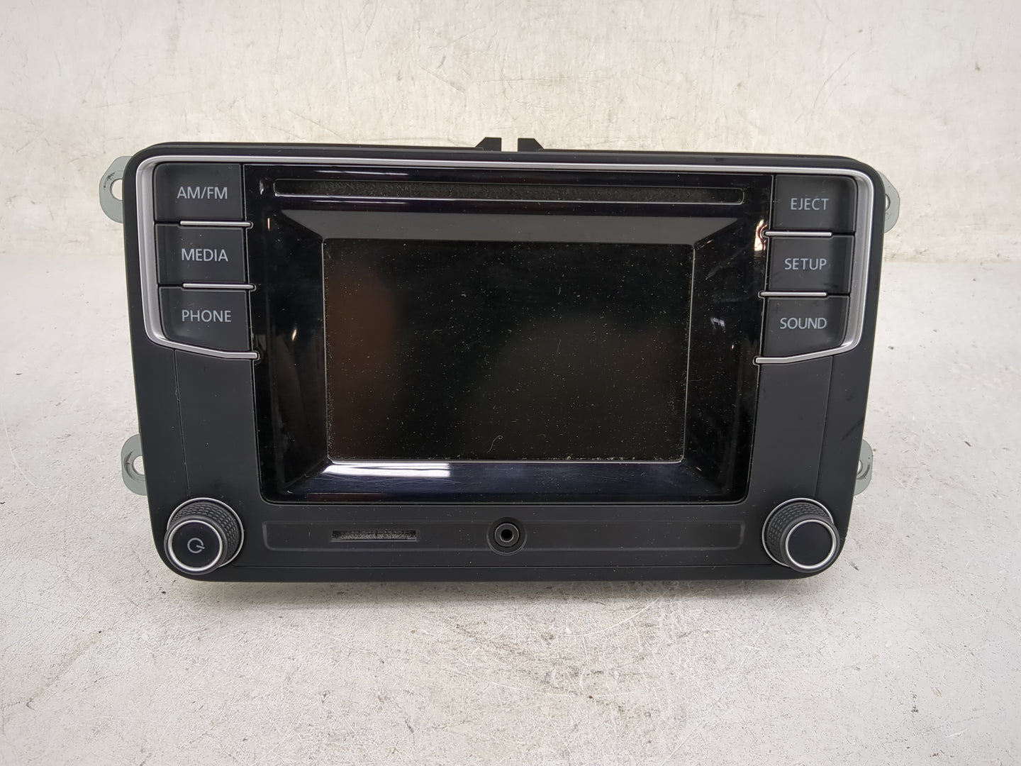 2009-2017 Volkswagen Tiguan Radio AM FM Cd Player Receiver Replacement P/N:561035150 L56VW2 Fits OEM Used Auto Parts - Oemus