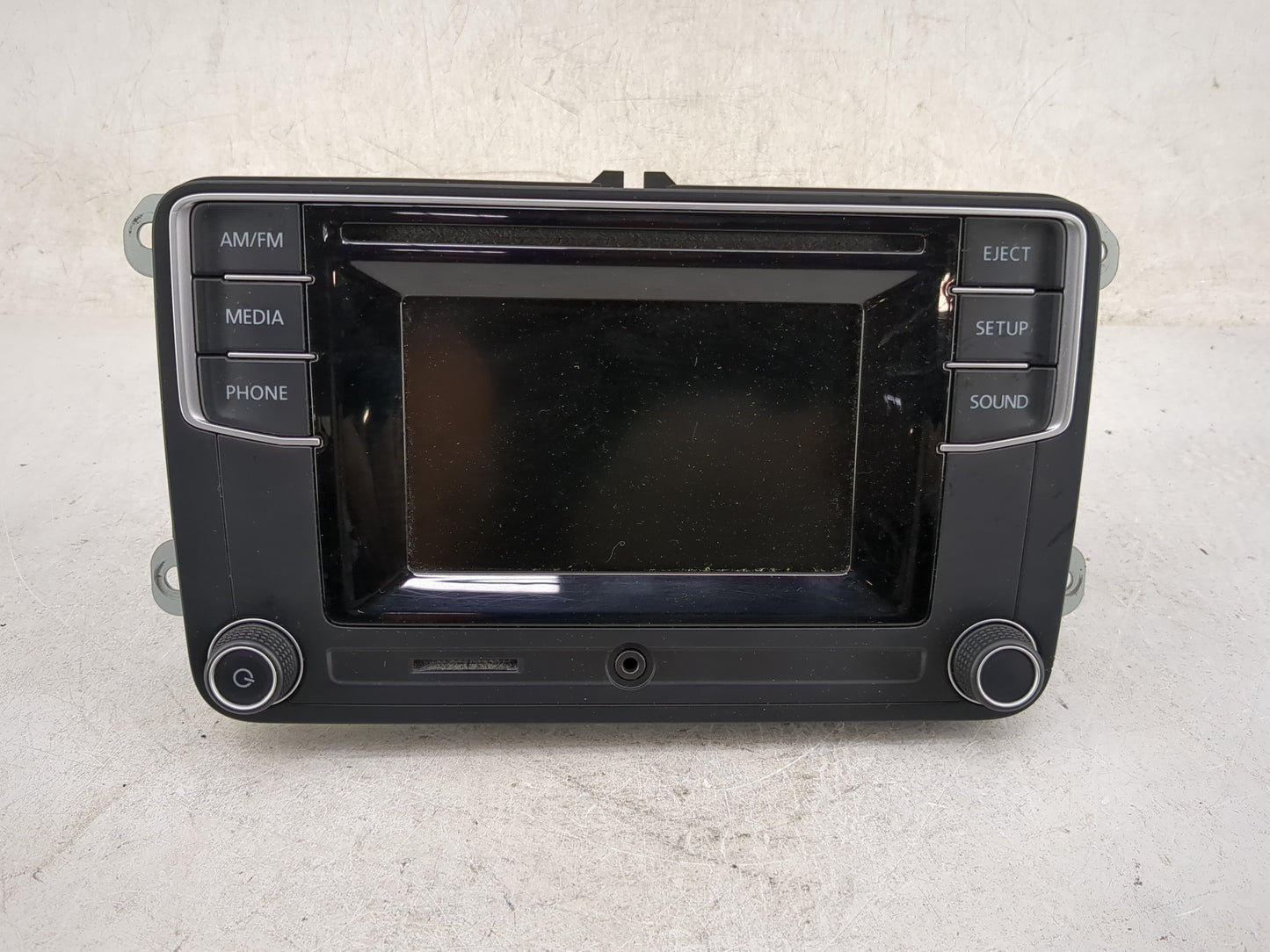 2009-2017 Volkswagen Tiguan Radio AM FM Cd Player Receiver Replacement P/N:561035150 L56VW2 Fits OEM Used Auto Parts - Oemus