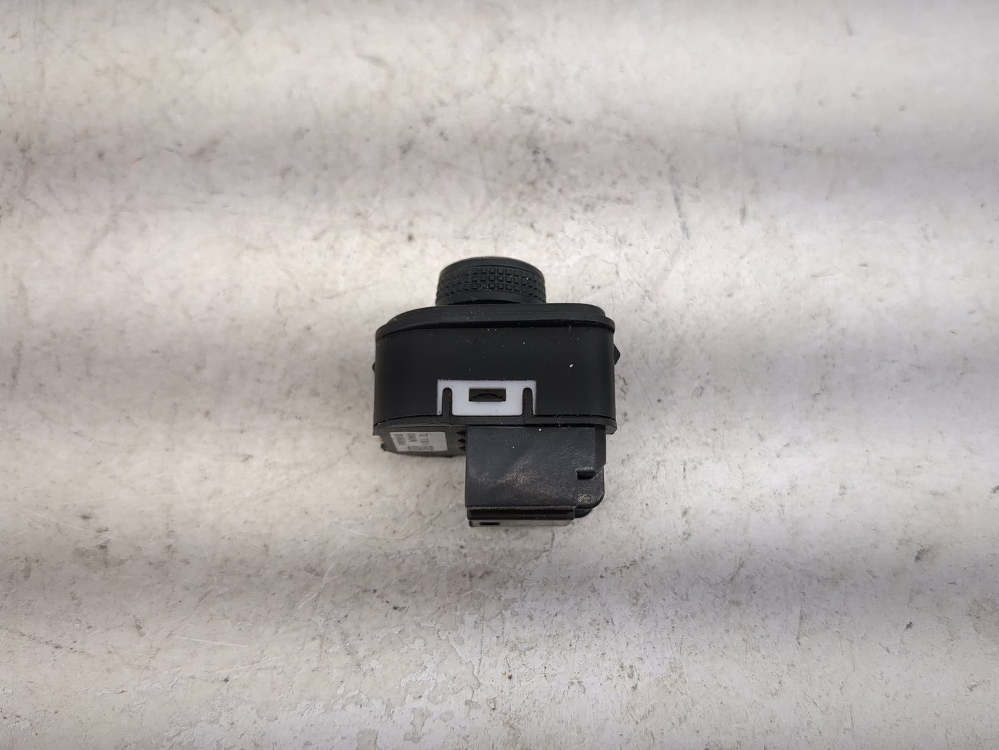 2009-2018 Volkswagen Tiguan Driver Left Door Mirror Power Switch - Oemusedautoparts1.com