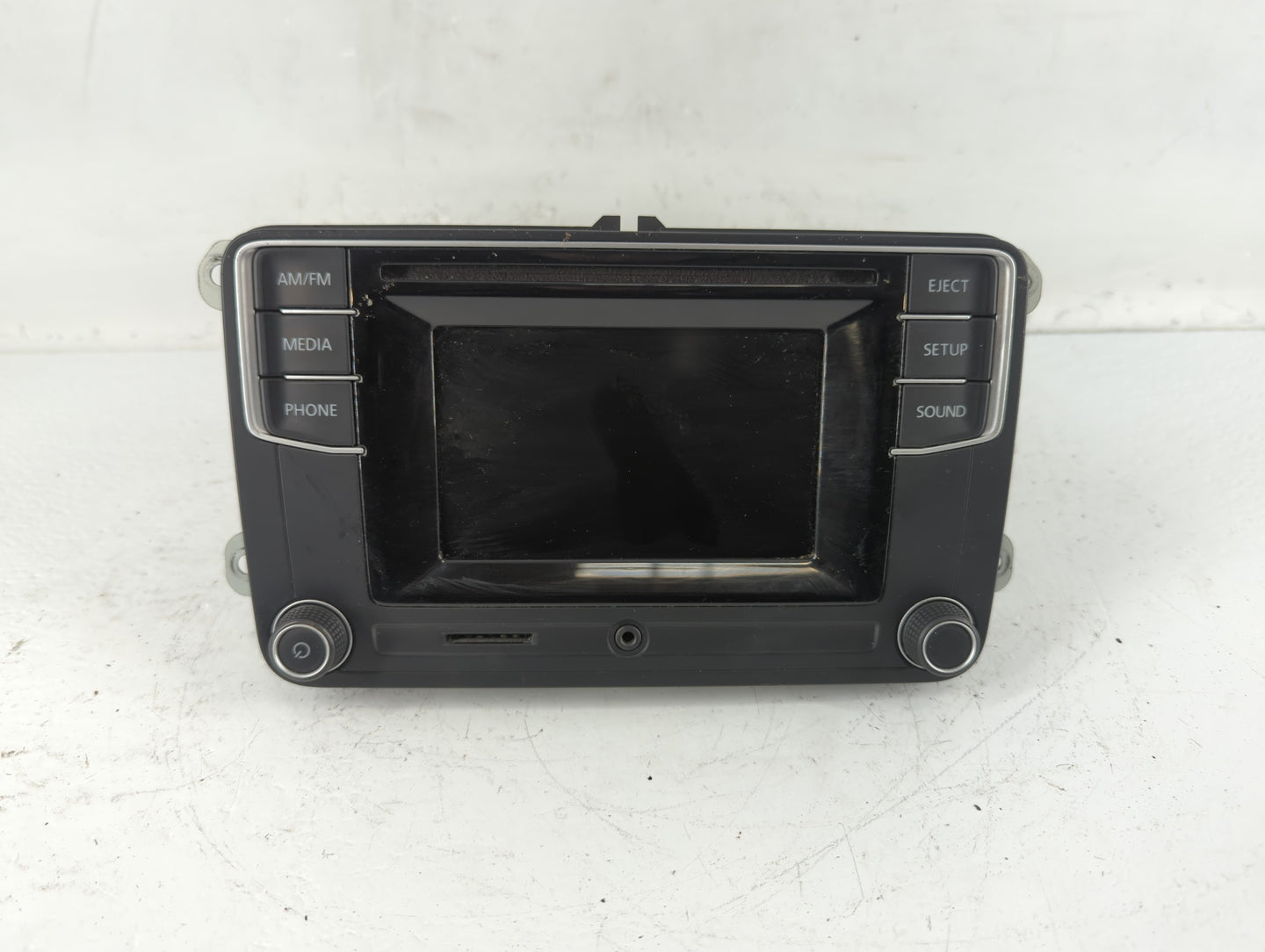 2016 Volkswagen Tiguan Radio AM FM Cd Player Receiver Replacement P/N:561 035 150 Fits Fits 2013 2014 2015 2017 OEM Used Aut