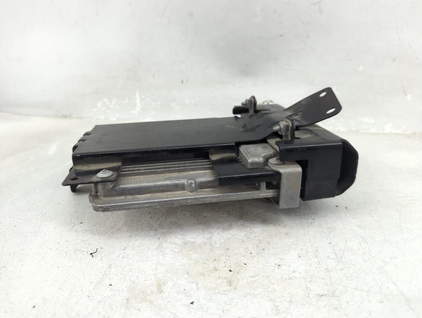 2015-2016 Volkswagen Touareg PCM Engine Control Computer ECU ECM PCU OEM P/N:7P0907565A Fits Fits 2015 2016 OEM Used Auto Pa