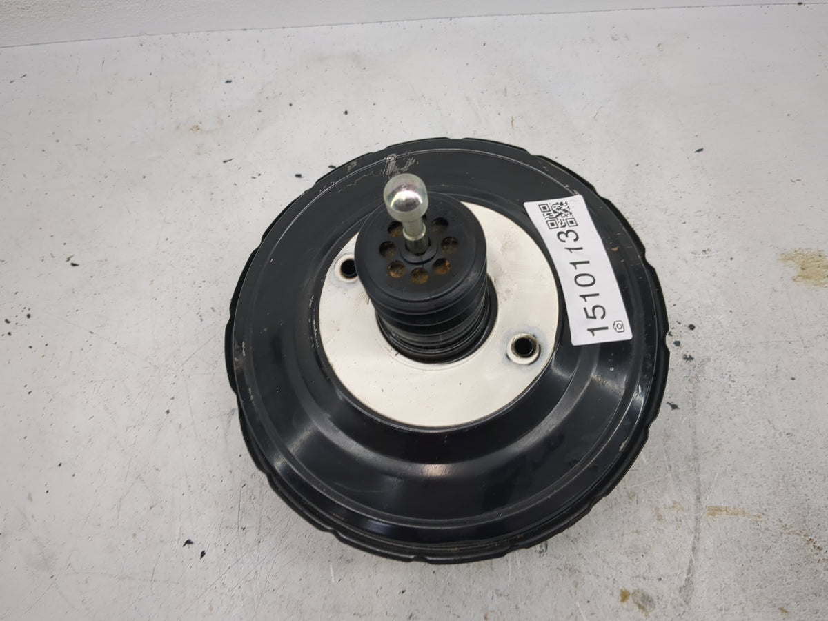 2014-2017 Volkswagen Touareg Brake Master Cylinder - Oemusedautoparts1.com