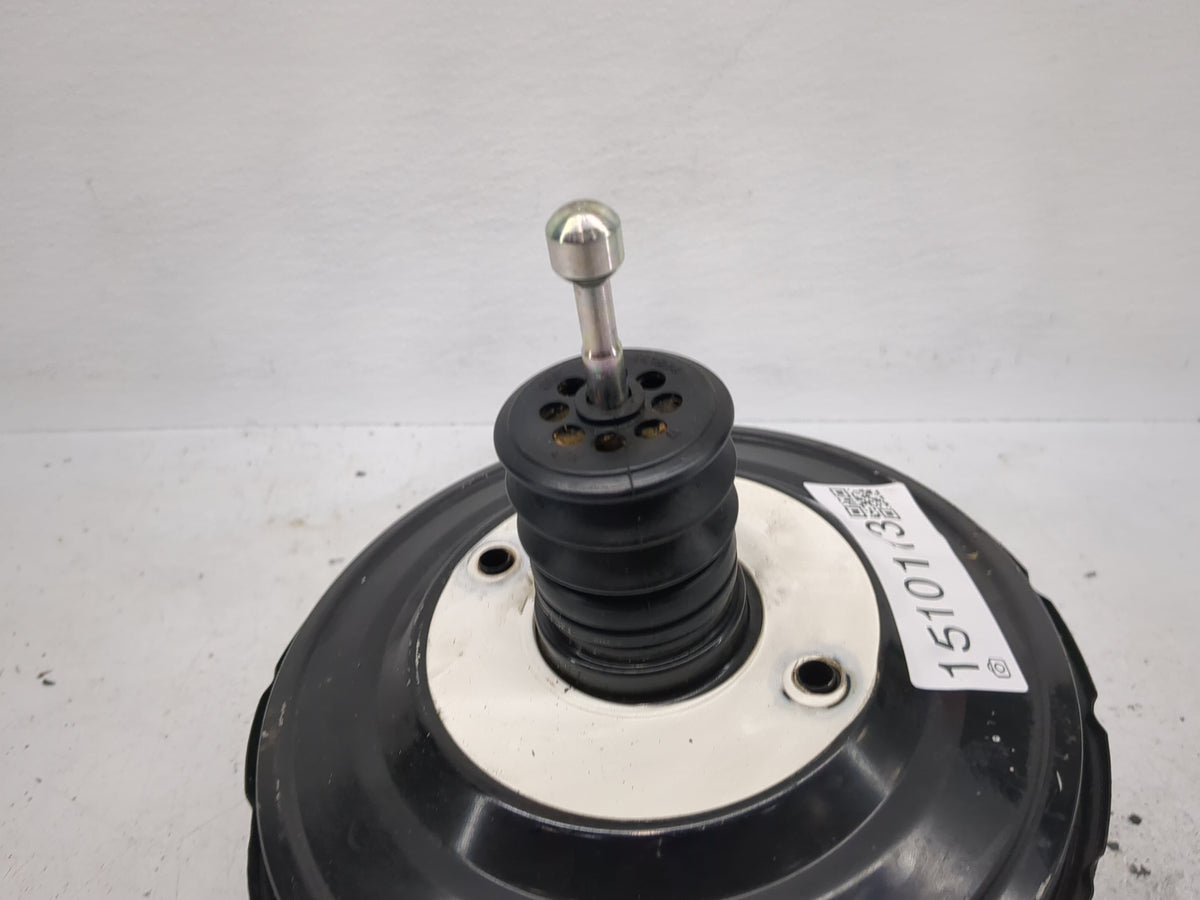 2014-2017 Volkswagen Touareg Brake Master Cylinder - Oemusedautoparts1.com