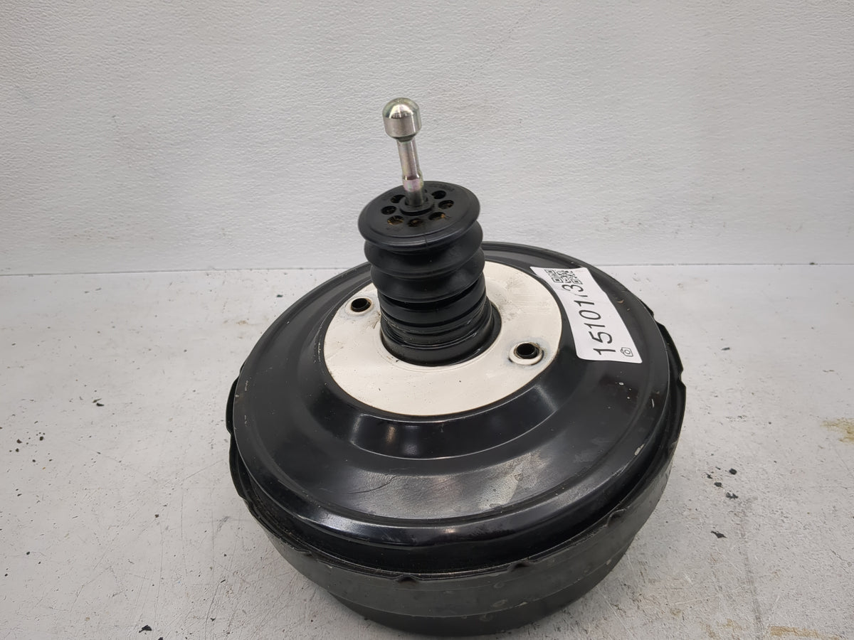 2014-2017 Volkswagen Touareg Brake Master Cylinder - Oemusedautoparts1.com