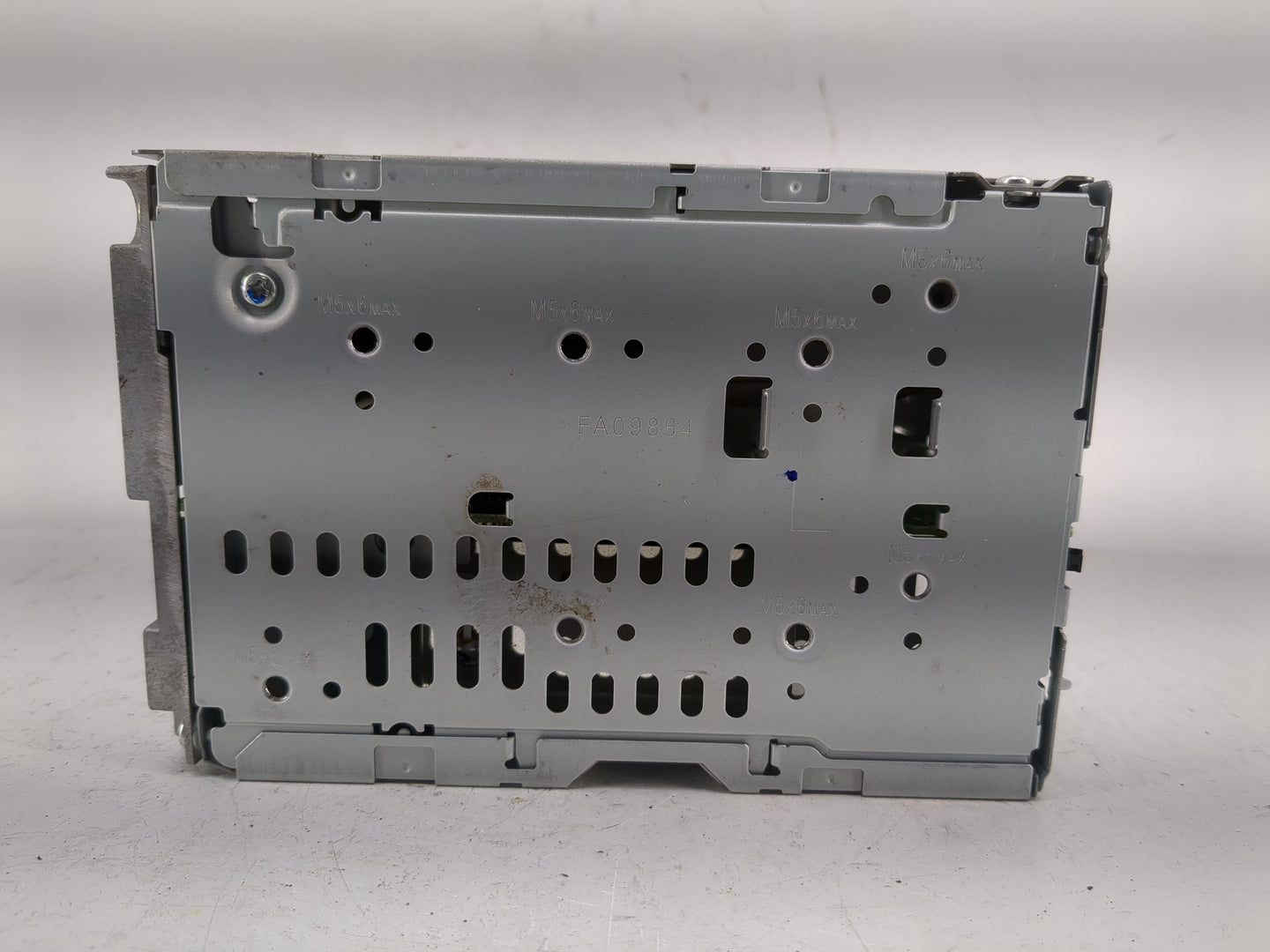 2016-2018 Volvo S60 Radio AM FM Cd Player Receiver Replacement P/N:CQ-JM4561AK Fits Fits 2016 2017 2018 OEM Used Auto Parts 