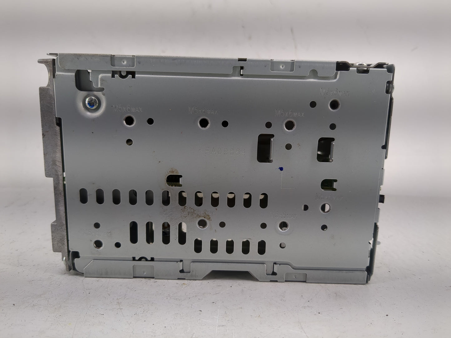2016-2018 Volvo S60 Radio AM FM Cd Player Receiver Replacement P/N:CQ-JM4561AK Fits Fits 2016 2017 2018 OEM Used Auto Parts 