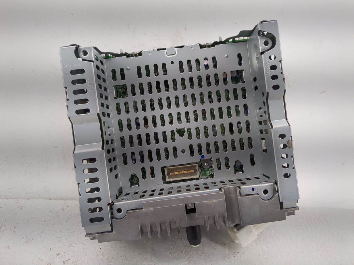 2016-2018 Volvo S60 Radio AM FM Cd Player Receiver Replacement P/N:CQ-JM4561AK Fits Fits 2016 2017 2018 OEM Used Auto Parts 