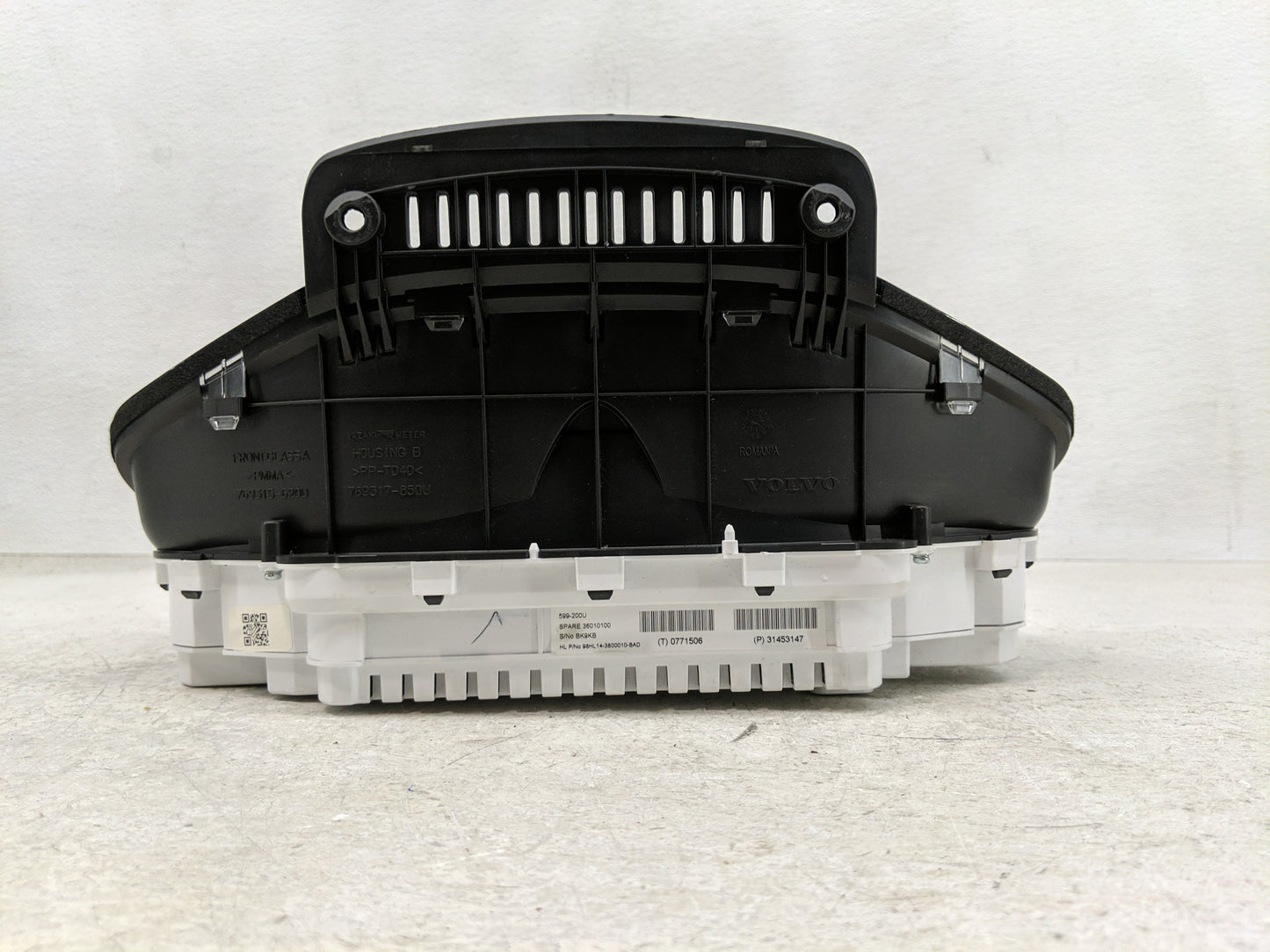 2016 Volvo S60 Instrument Cluster Speedometer Gauges P/N:31453147 Fits OEM Used Auto Parts - Oemusedautoparts1.com