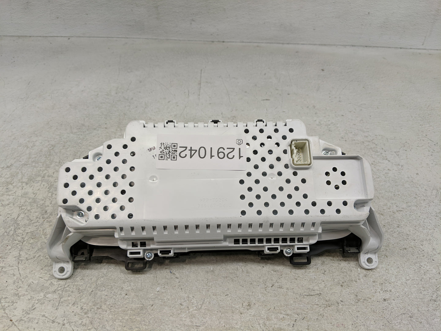 2016 Volvo S60 Instrument Cluster Speedometer Gauges P/N:31453147 Fits OEM Used Auto Parts - Oemusedautoparts1.com