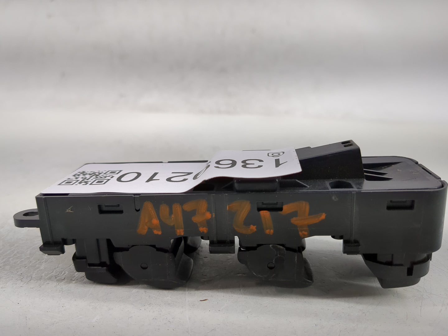 2016 Volvo S80 Master Power Window Switch Replacement Driver Side Left P/N:31334567 Fits OEM Used Auto Parts - Oemusedautopa