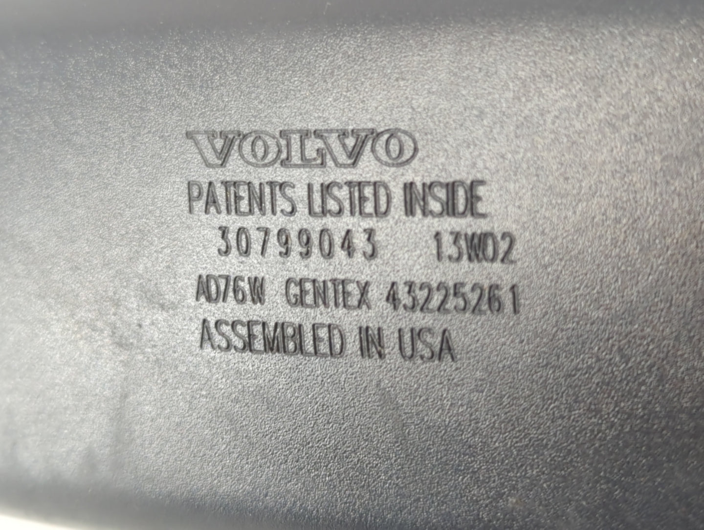 2013-2018 Volvo V60 Interior Rear View Mirror Replacement OEM P/N:E11026394 30799043 Fits OEM Used Auto Parts - Oemusedautop