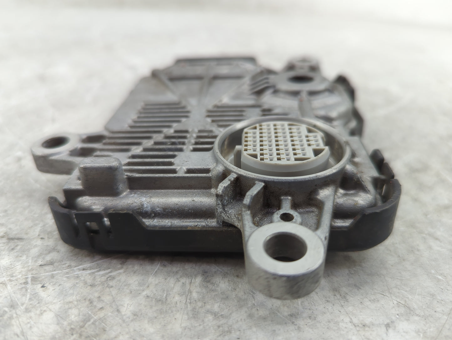 2016-2017 Volvo Xc60 Transmission Control Module Tcu Tcm - Oemusedautoparts1.com