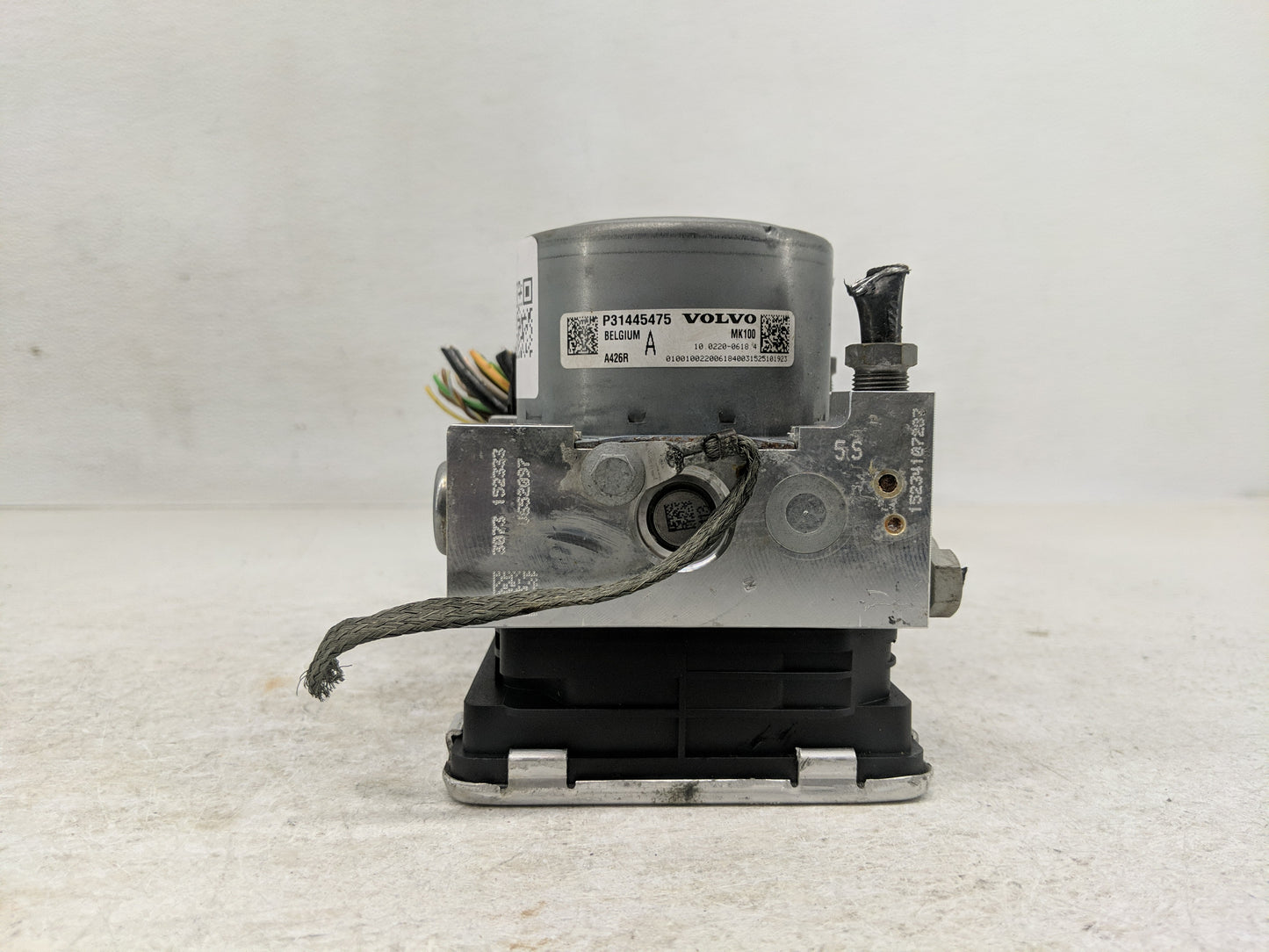 2016-2017 Volvo Xc90 ABS Pump Control Module Replacement P/N:P31445475 Fits Fits 2016 2017 OEM Used Auto Parts - Oemusedauto