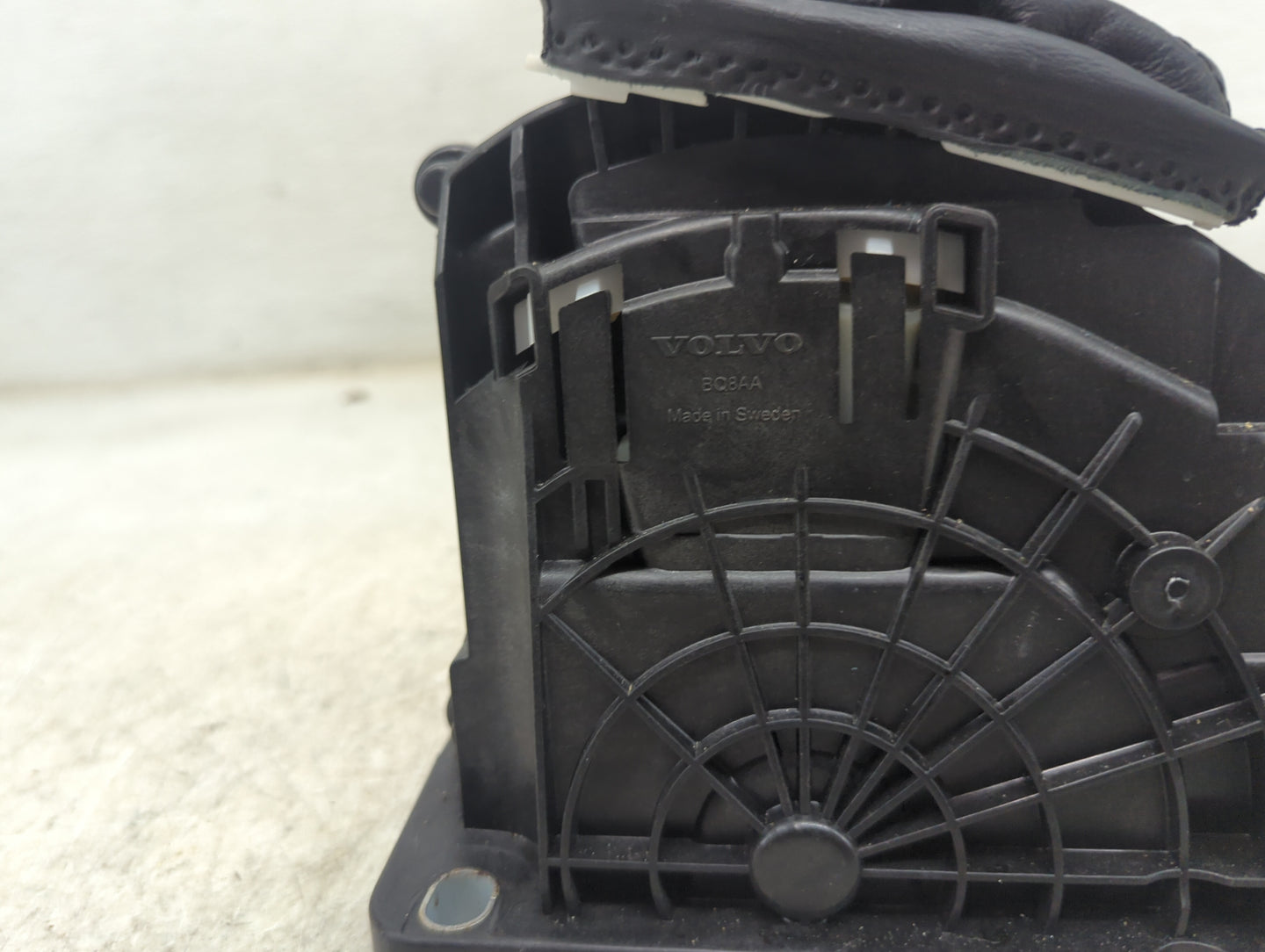 2016 Volvo Xc90 Floor Console Assembly Shifter - Oemusedautoparts1.com