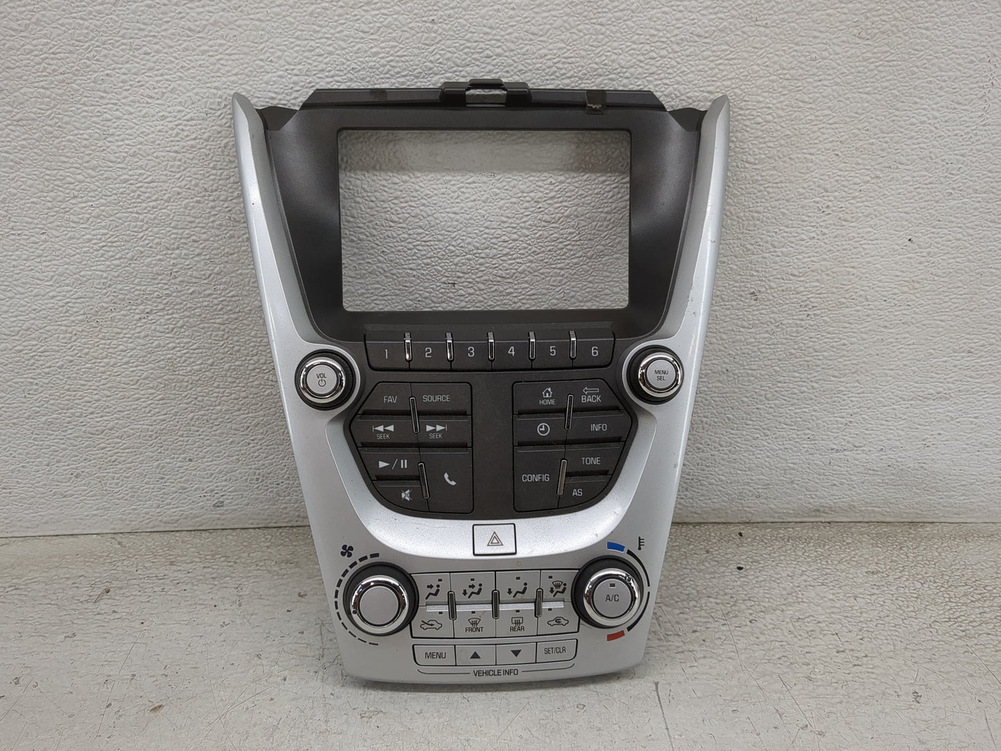 2016-2017 Chevrolet Equinox Radio Control Panel 1468179 - Oemusedautoparts1.com
