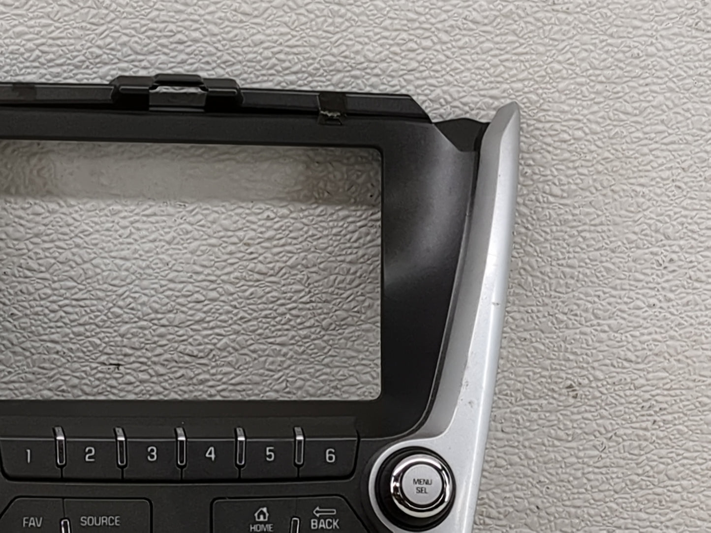 2016-2017 Chevrolet Equinox Radio Control Panel 1468179 - Oemusedautoparts1.com