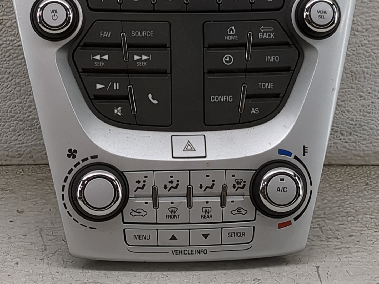 2016-2017 Chevrolet Equinox Radio Control Panel 1468179 - Oemusedautoparts1.com