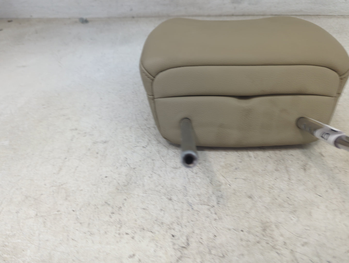 2016-2018 Acura Rdx Headrest Head Rest Front Driver Seat Tan 1471151 - Oemusedautoparts1.com