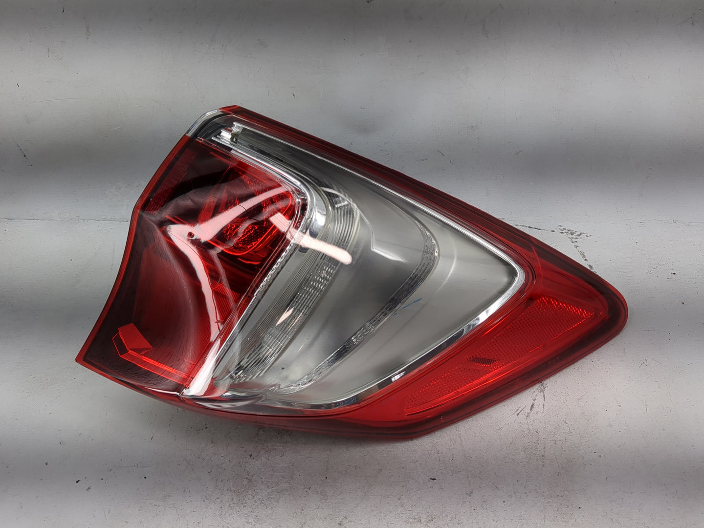 2016-2018 Acura Rdx Tail Light Assembly Passenger Right OEM Fits Fits 2016 2017 2018 OEM Used Auto Parts - Oemusedautoparts1