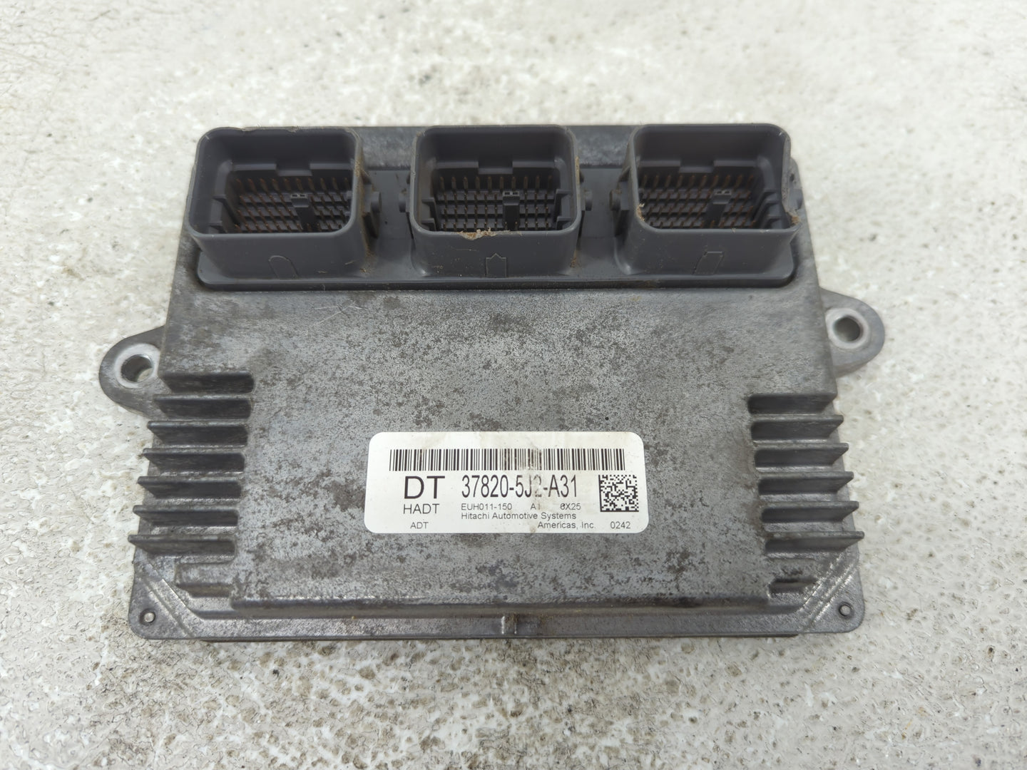 2018 Acura Tlx PCM Engine Control Computer ECU ECM PCU OEM P/N:37820-5J2-A31 Fits OEM Used Auto Parts - Oemusedautoparts1.co