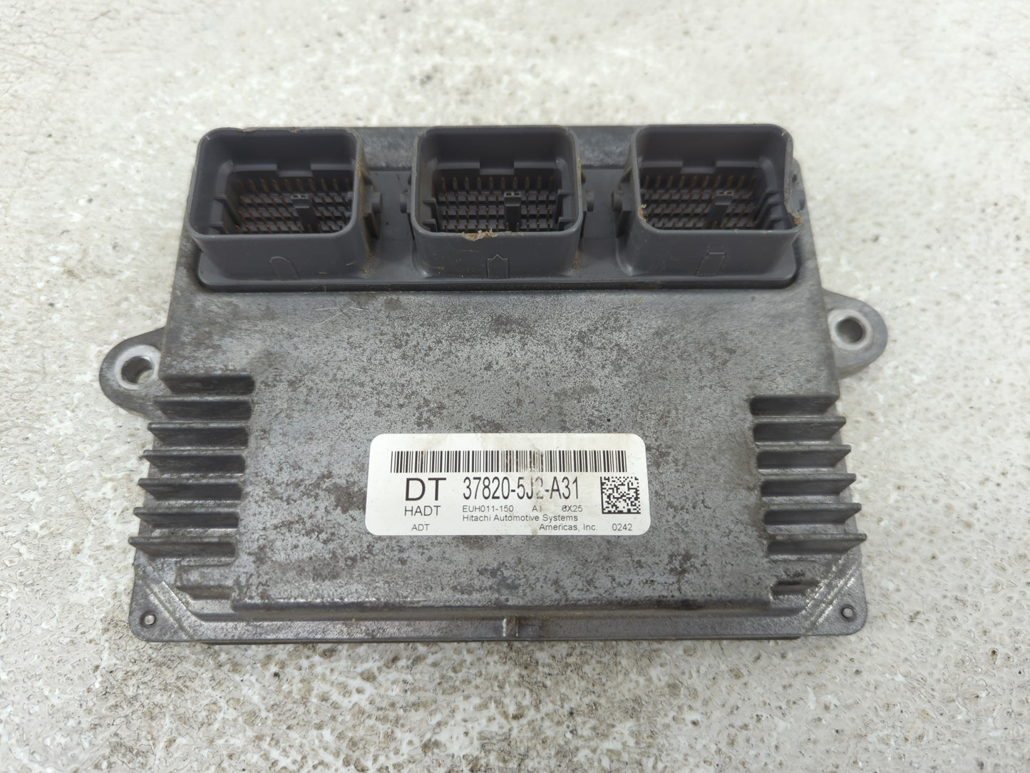 2018 Acura Tlx PCM Engine Control Computer ECU ECM PCU OEM P/N:37820-5J2-A31 Fits OEM Used Auto Parts - Oemusedautoparts1.co