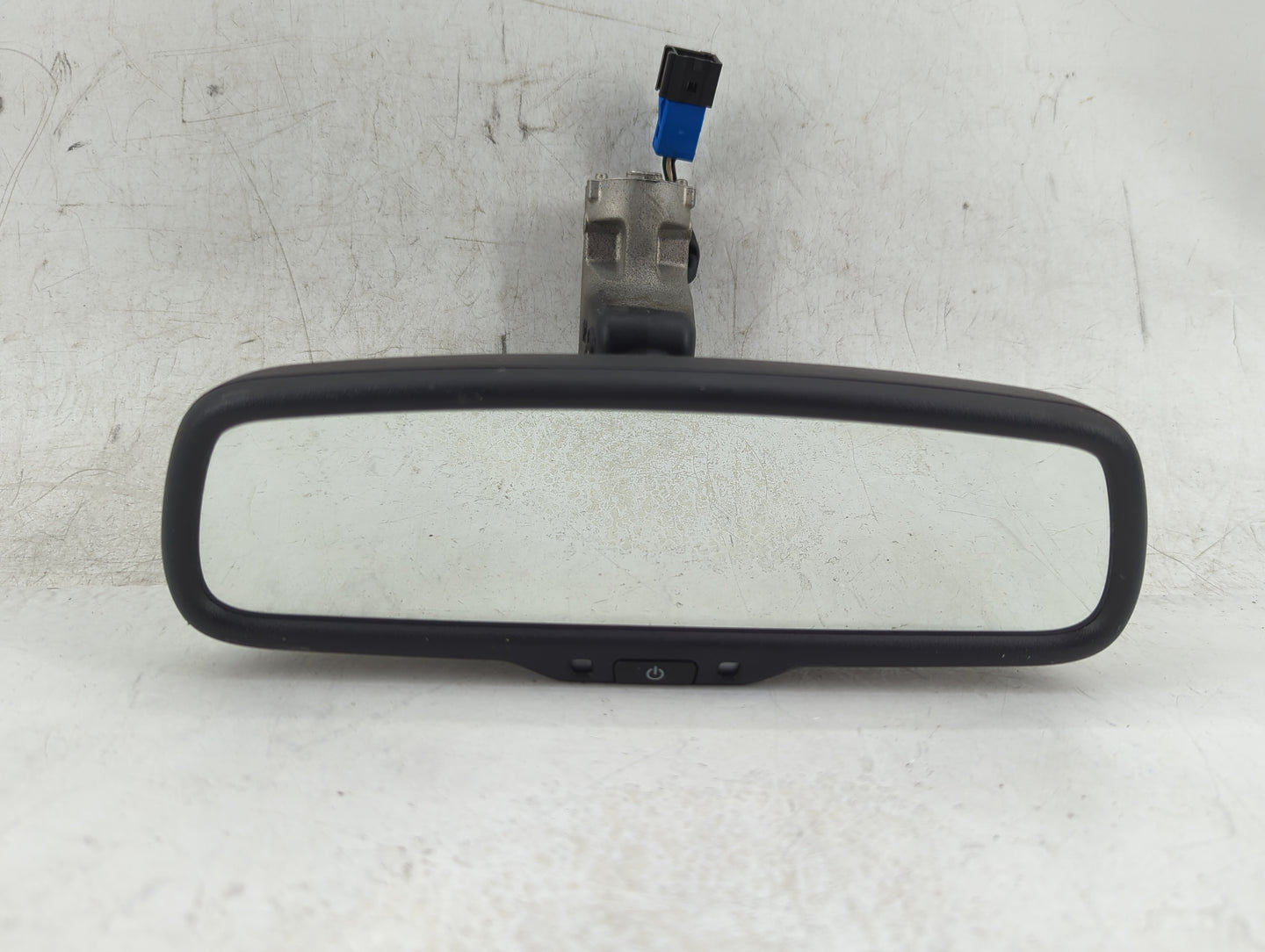 2017 Alfa Romeo Giulia Interior Rear View Mirror Replacement OEM P/N:56109498 Fits OEM Used Auto Parts - Oemusedautoparts1.c