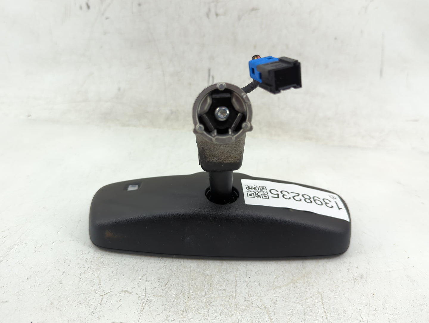 2017 Alfa Romeo Giulia Interior Rear View Mirror Replacement OEM P/N:56109498 Fits OEM Used Auto Parts - Oemusedautoparts1.c