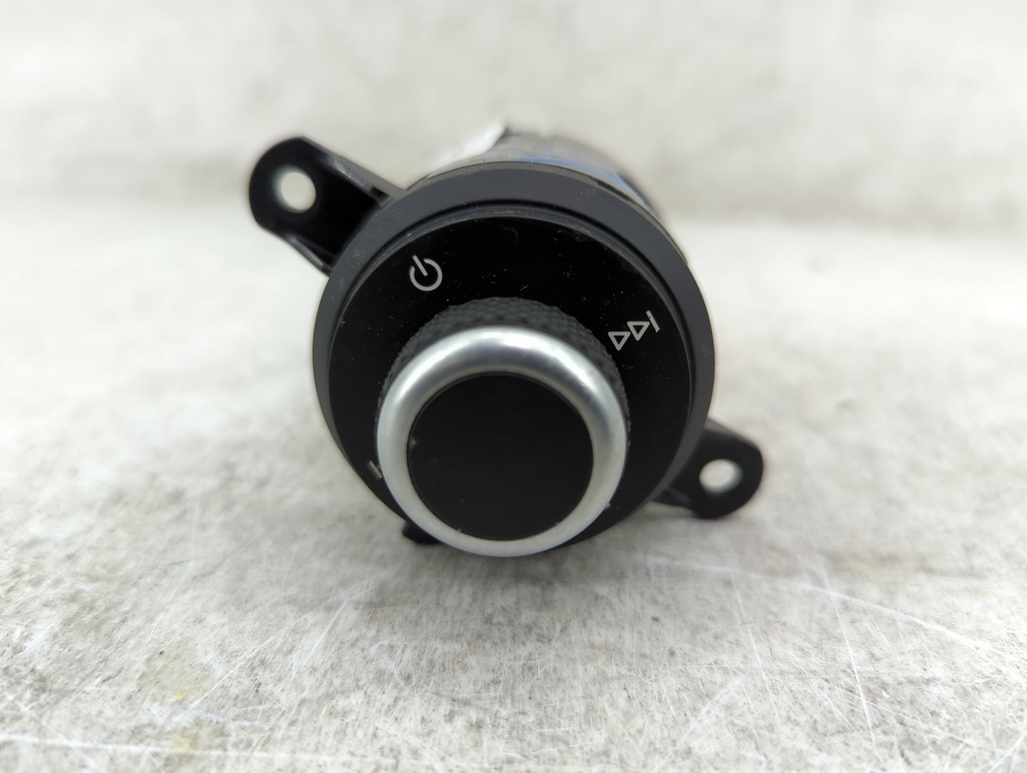 2017-2017 Alfa Romeo Giulia Radio Control Panel - Oemusedautoparts1.com