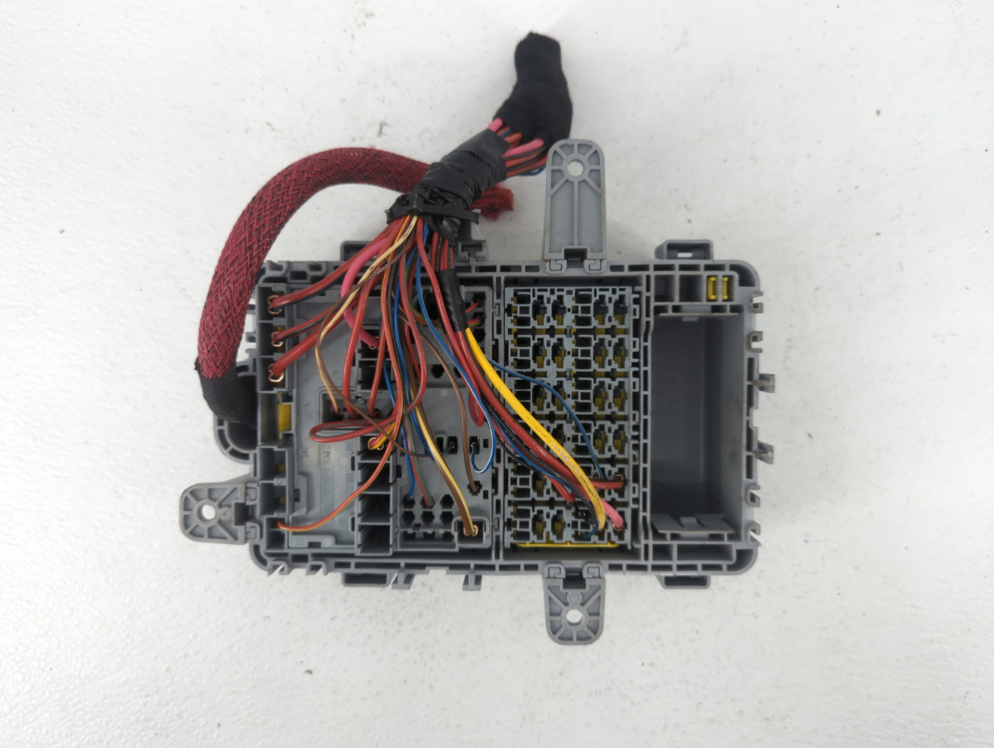2017 Alfa Romeo Giulia Fusebox Fuse Box Panel Relay Module P/N:2286A8015 Fits OEM Used Auto Parts - Oemusedautoparts1.com