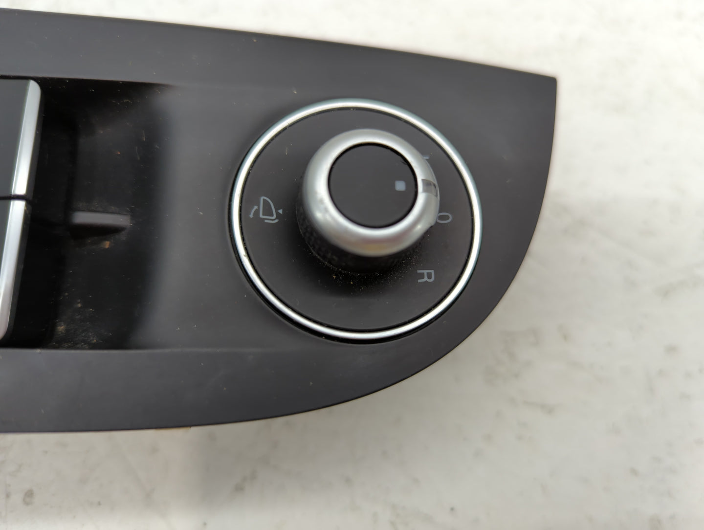 2017 Alfa Romeo Giulia Master Power Window Switch Replacement Driver Side Left P/N:01561181990 Fits OEM Used Auto Parts - Oe