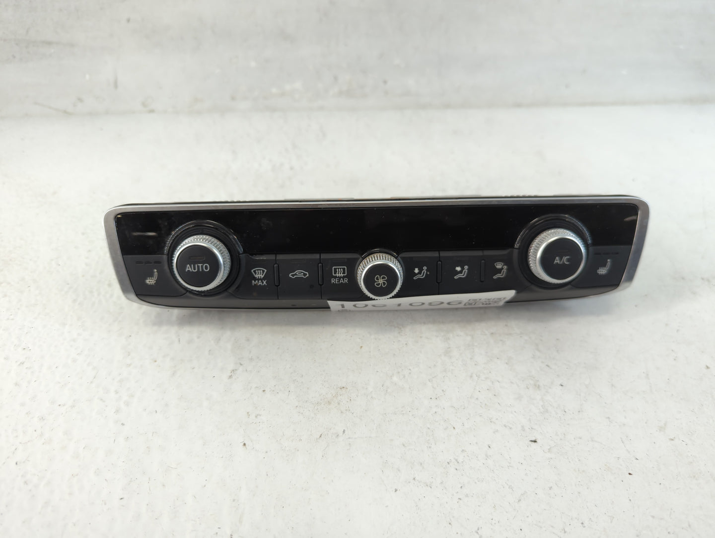 2017 Audi A3 Climate Control Module Temperature AC/Heater Replacement P/N:8V0 820 043 Q Fits OEM Used Auto Parts - Oemusedau