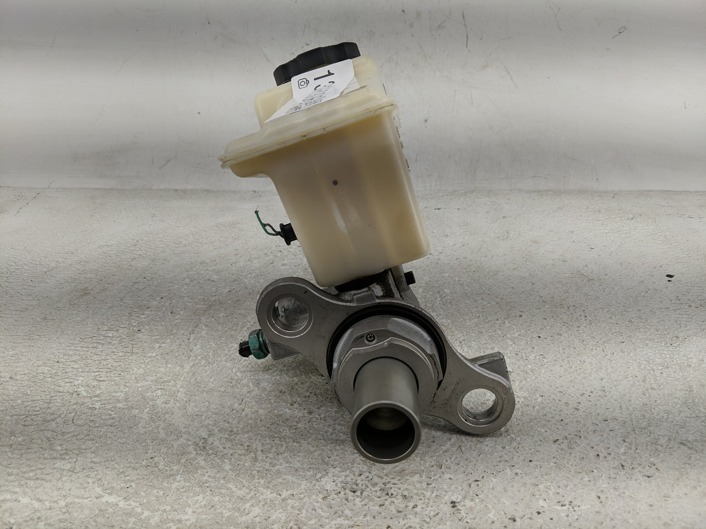 2015-2018 Audi A3 Brake Master Cylinder - Oemusedautoparts1.com