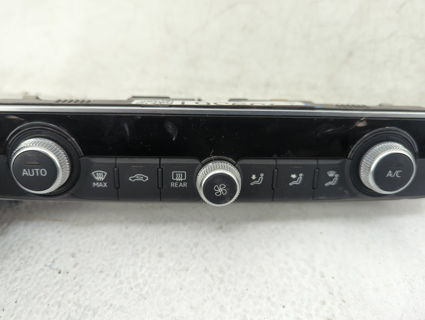 2015-2018 Audi A3 Climate Control Module Temperature AC/Heater Replacement P/N:8V0 820 043 M Fits Fits 2015 2016 2017 2018 O