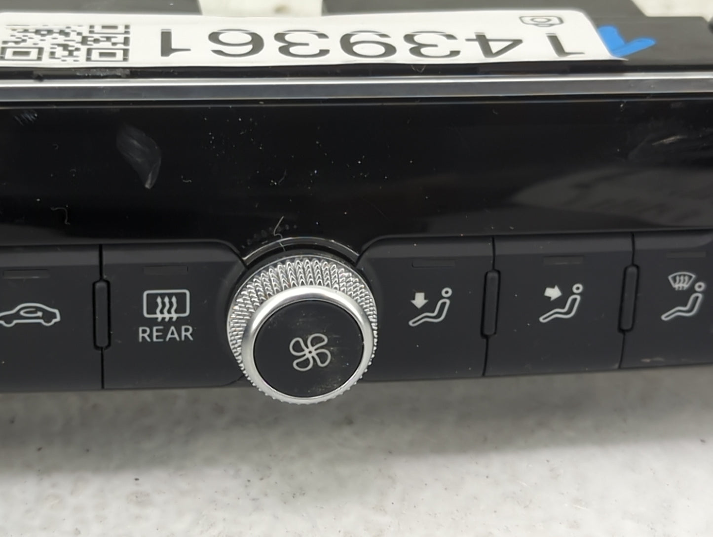 2015-2018 Audi A3 Climate Control Module Temperature AC/Heater Replacement P/N:8V0 820 043 M Fits Fits 2015 2016 2017 2018 O