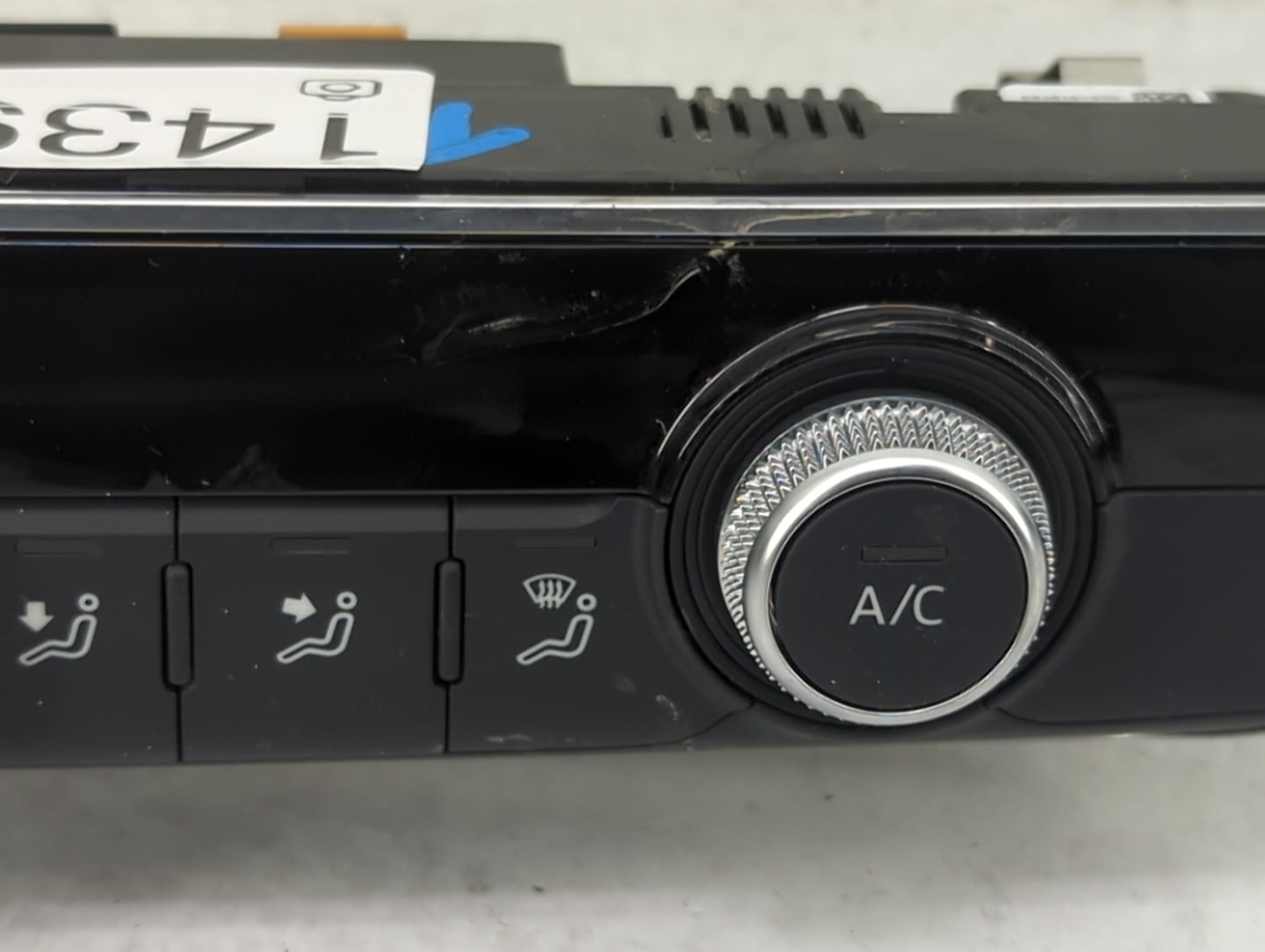 2015-2018 Audi A3 Climate Control Module Temperature AC/Heater Replacement P/N:8V0 820 043 M Fits Fits 2015 2016 2017 2018 O