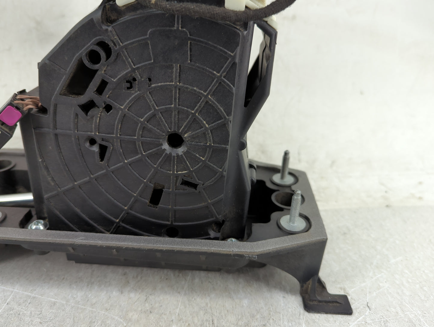 2017 Audi A3 Floor Console Assembly Shifter - Oemusedautoparts1.com