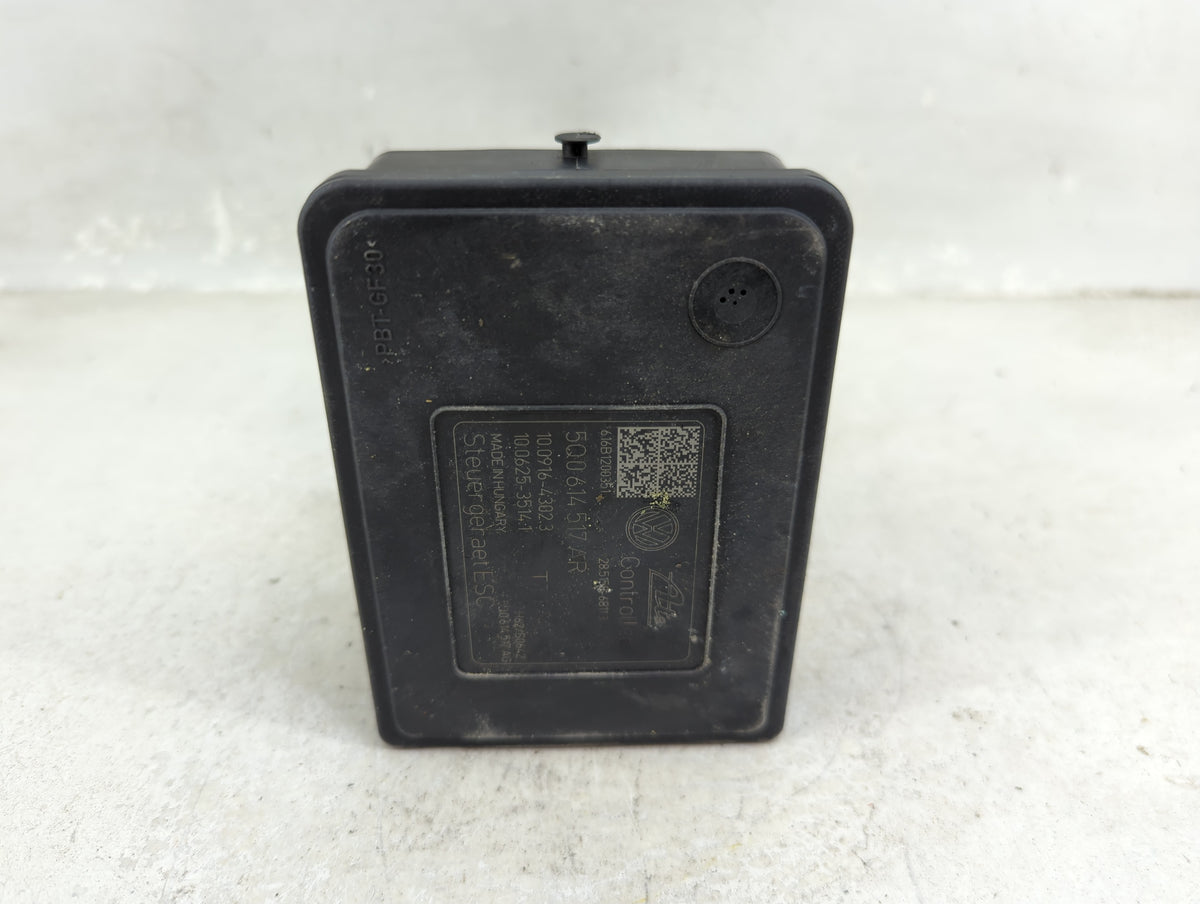 2017-2018 Audi A3 Anti-Lock Brake ABS Pump Module Actuator OEM P/N:5Q0 614 517 AR 5Q0 614 517 CG Fits Fits 2017 2018 OEM Use