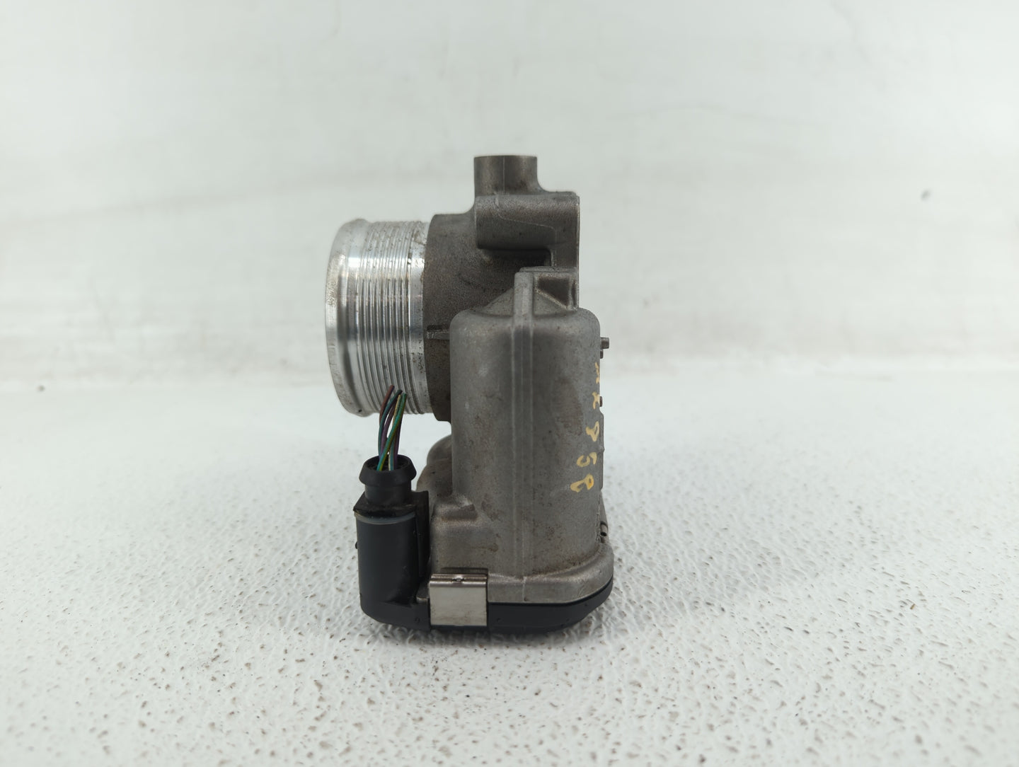 2017-2018 Audi A3 Throttle Body P/N:06K 133 062 M 06K 133 062 J Fits Fits 2017 2018 2019 2020 2021 2022 OEM Used Auto Parts 