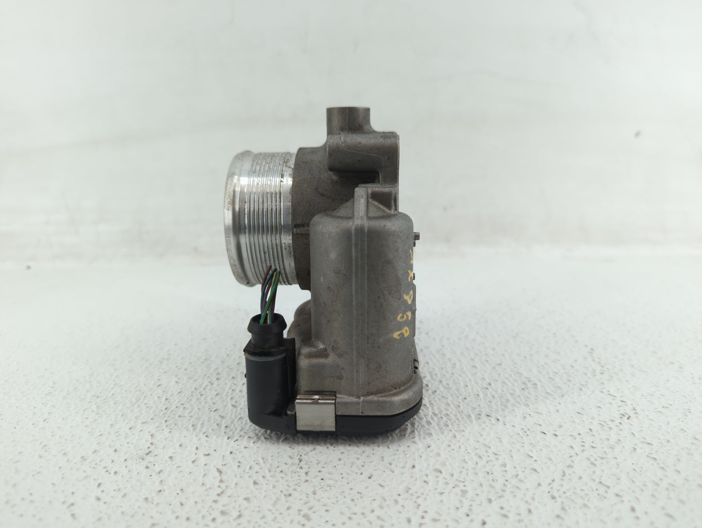 2017-2018 Audi A3 Throttle Body P/N:06K 133 062 M 06K 133 062 J Fits Fits 2017 2018 2019 2020 2021 2022 OEM Used Auto Parts 